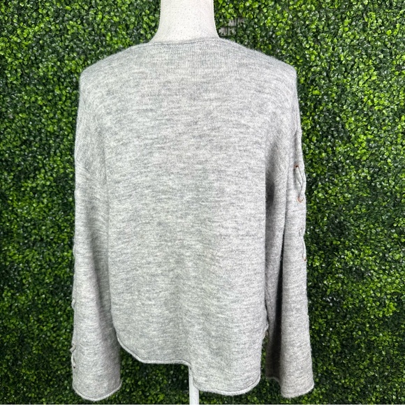 EUC Gray Women's Sweater mini flare sleeve wool blend top H&M - Picture 6 of 10